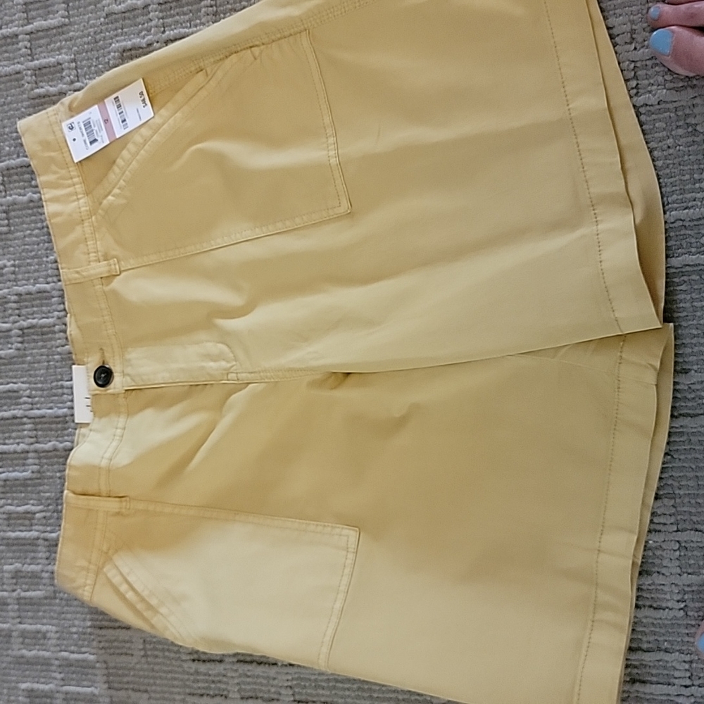 NEW STYLE & COMPANY shorts.  Yellow-gold. Size 12.